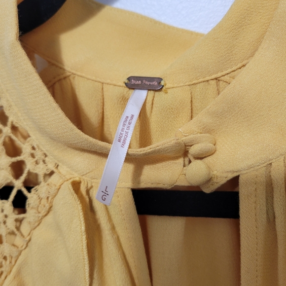 Free People Yellow Blouse Large NWT - Picture 10 of 13